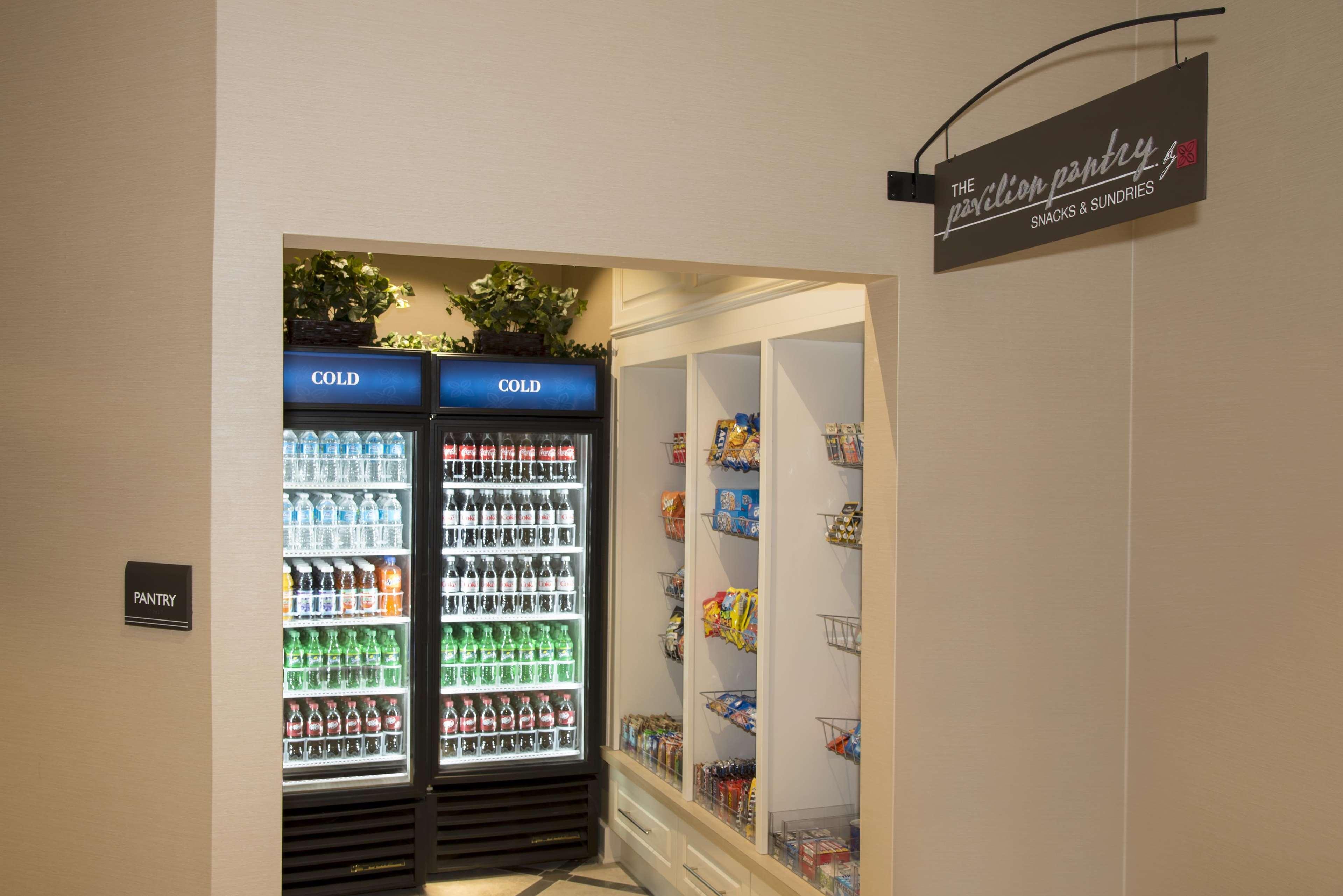 Hilton Garden Inn Louisville Downtown Bagian luar foto