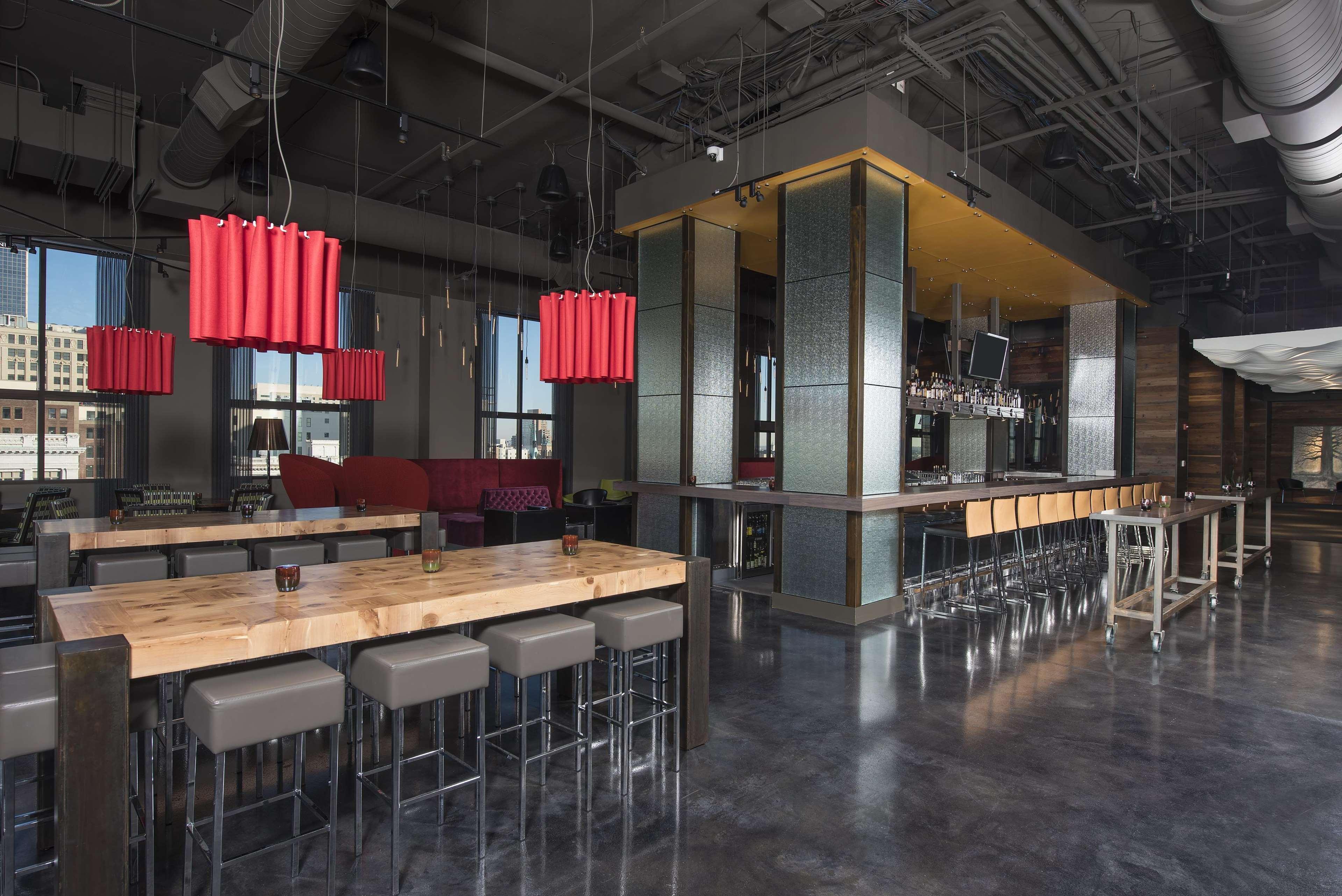 Hilton Garden Inn Louisville Downtown Bagian luar foto
