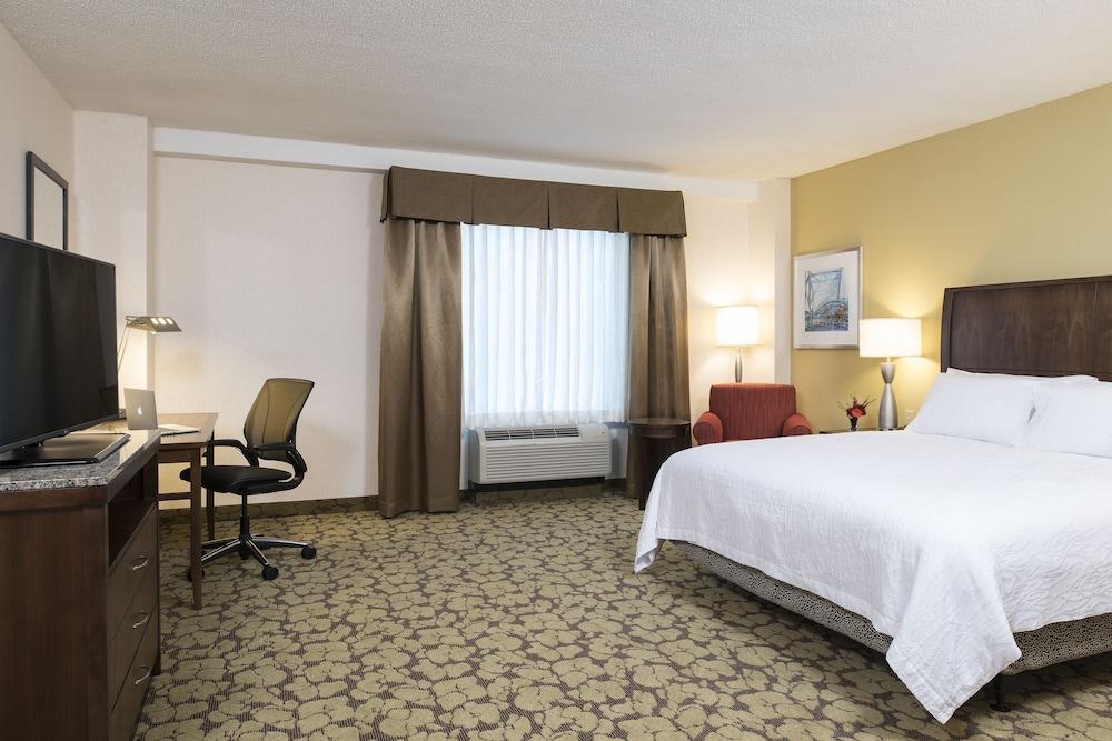 Hilton Garden Inn Louisville Downtown Bagian luar foto