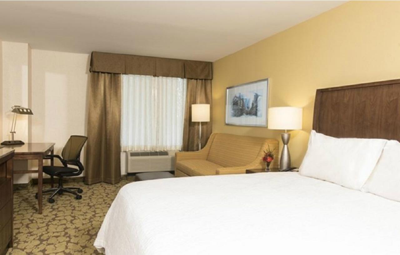 Hilton Garden Inn Louisville Downtown Bagian luar foto