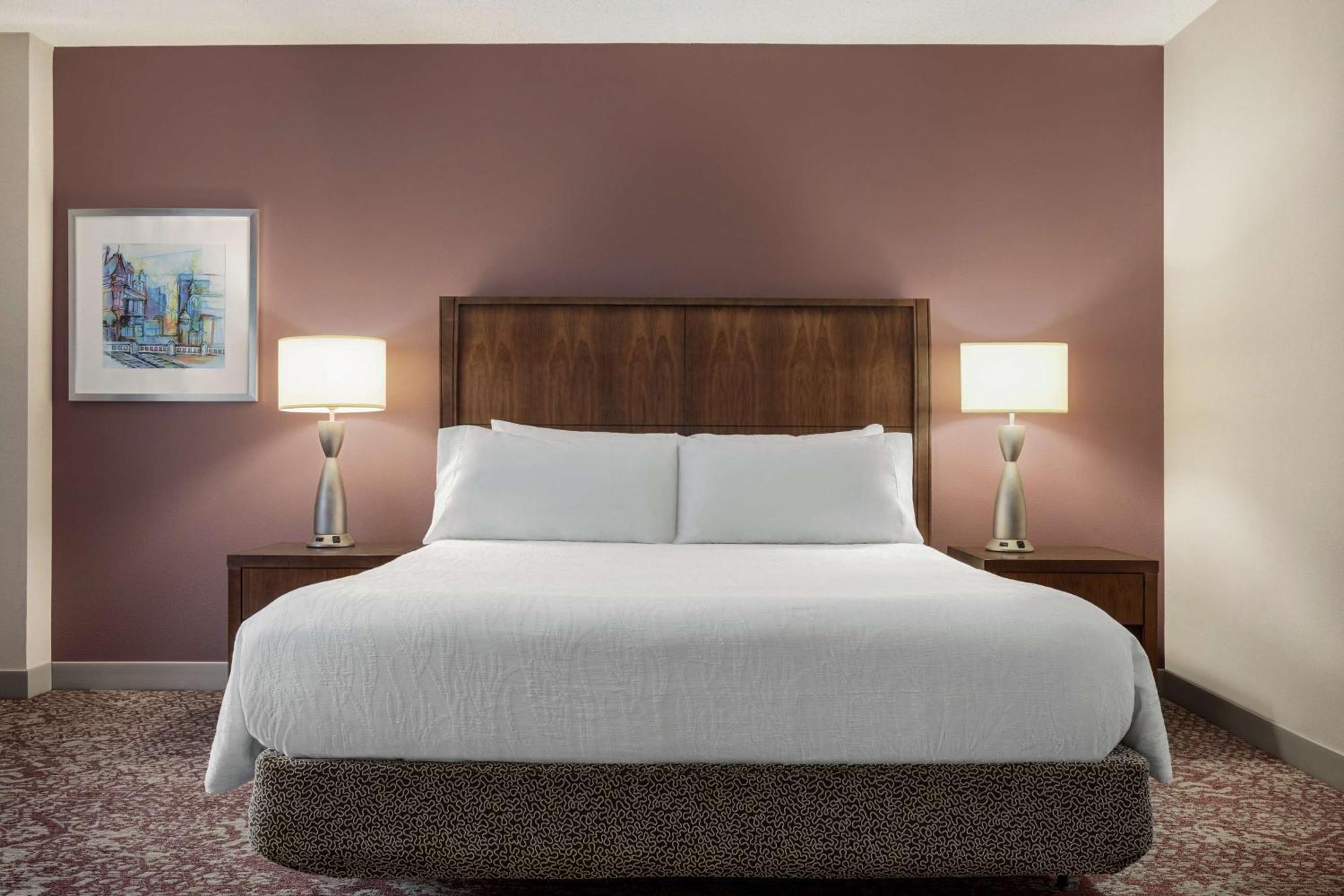 Hilton Garden Inn Louisville Downtown Bagian luar foto