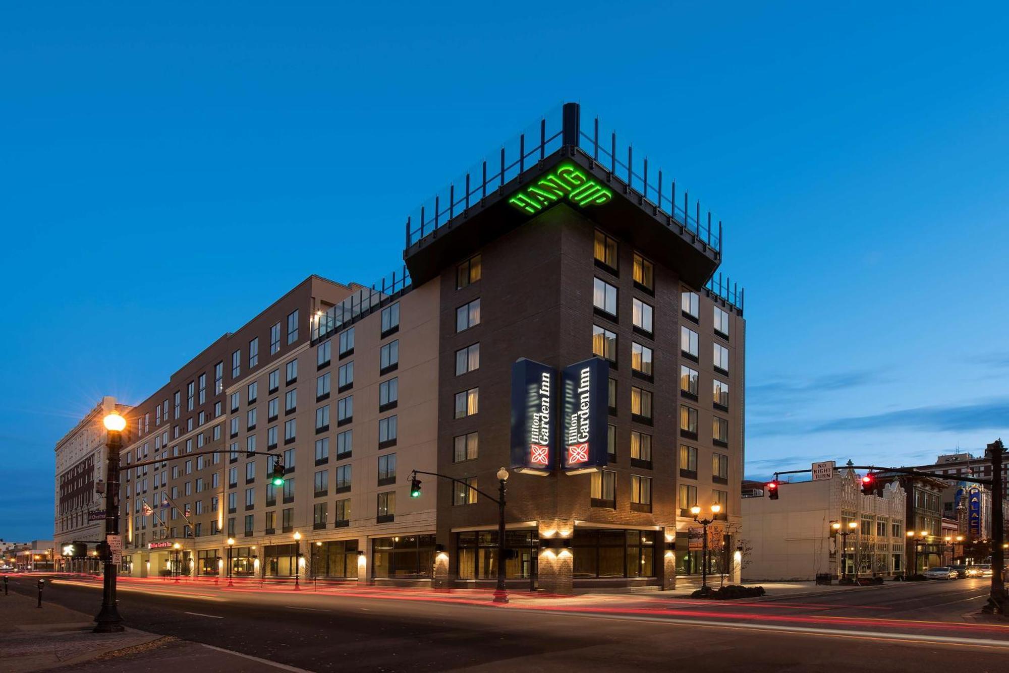 Hilton Garden Inn Louisville Downtown Bagian luar foto