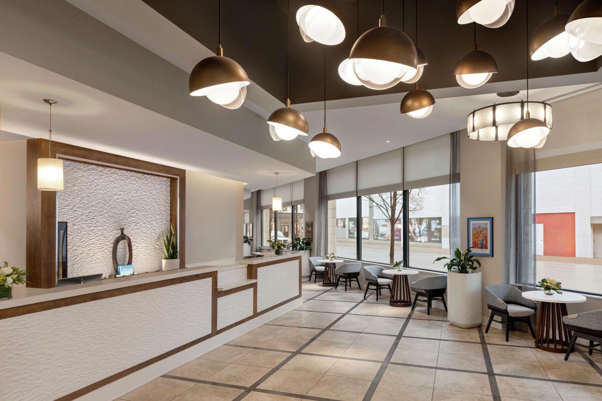Hilton Garden Inn Louisville Downtown Bagian luar foto